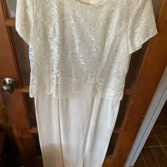 Women Formal Dress - Picture 6 of 7